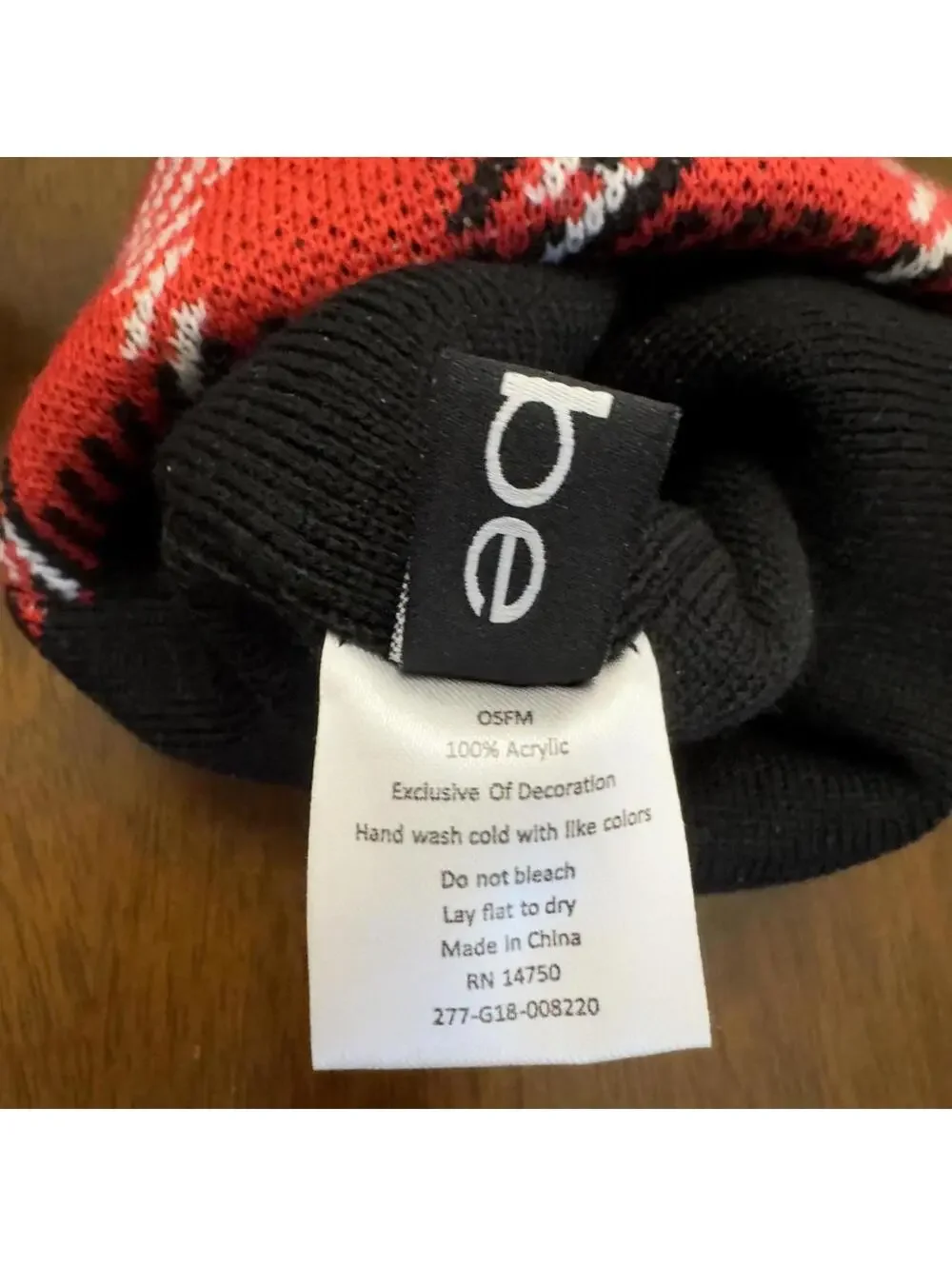 Y2K Red and black knit Bebe beanie